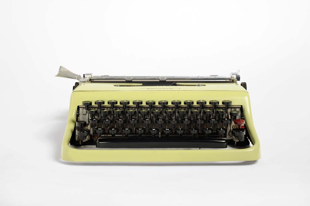 LETTERA 22 TYPEWRITER