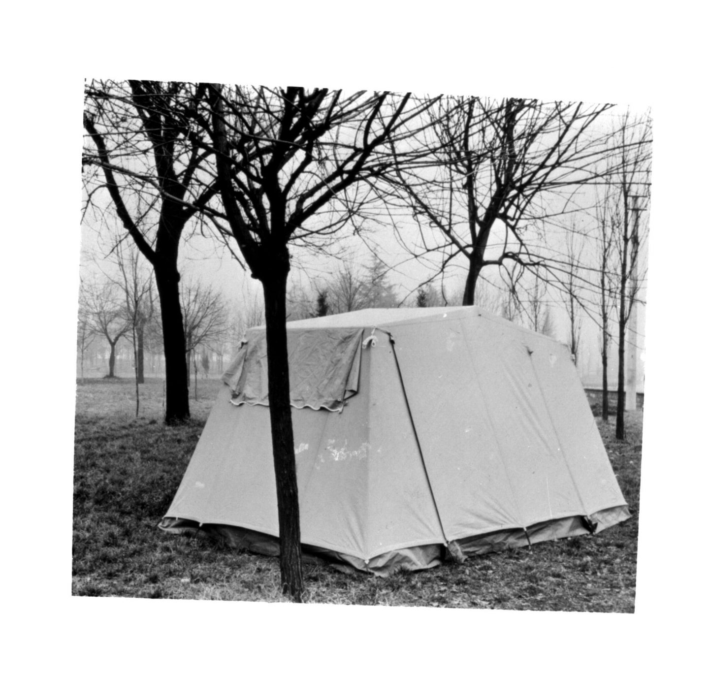 CAMPING TENT