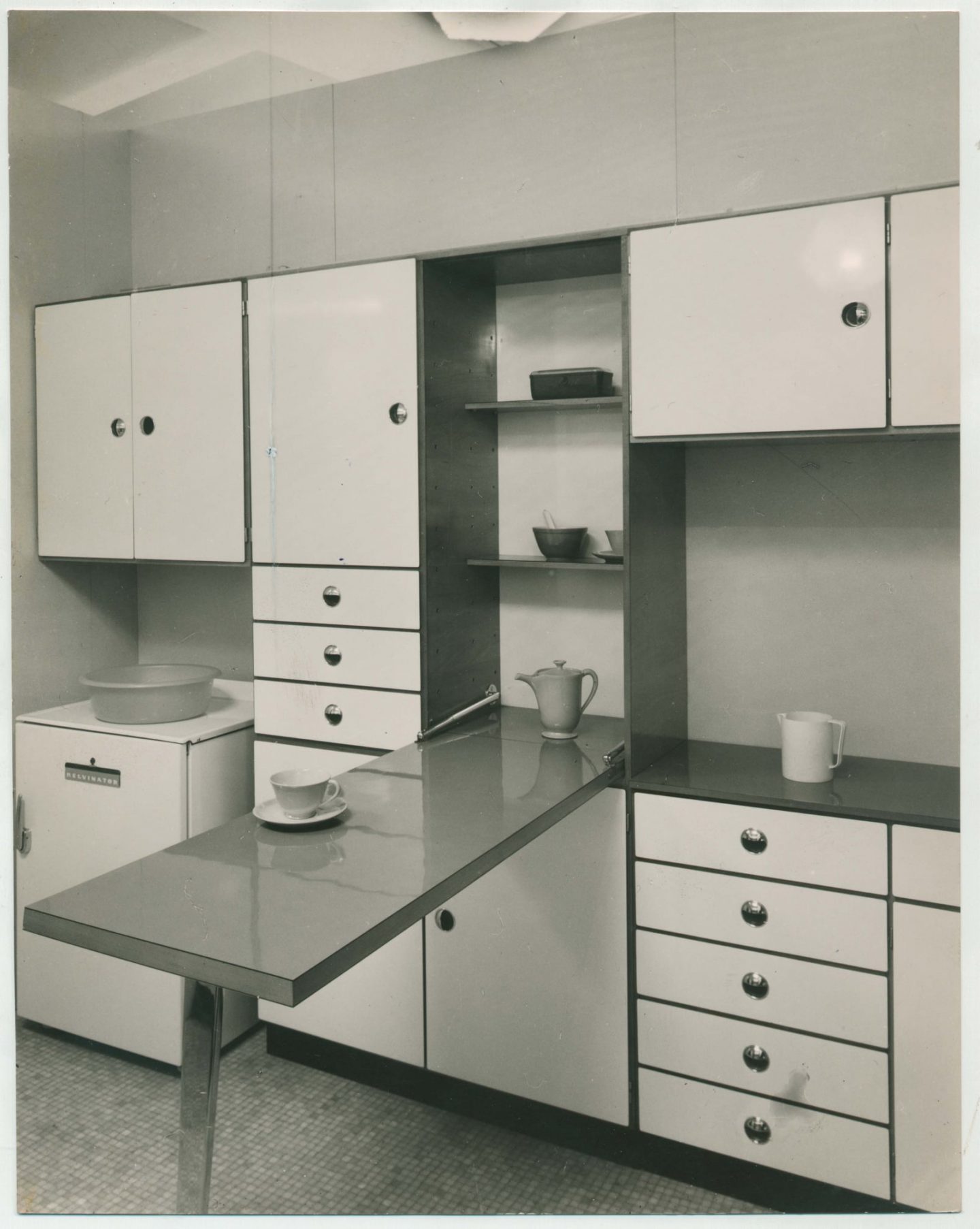 KITCHEN UNITS