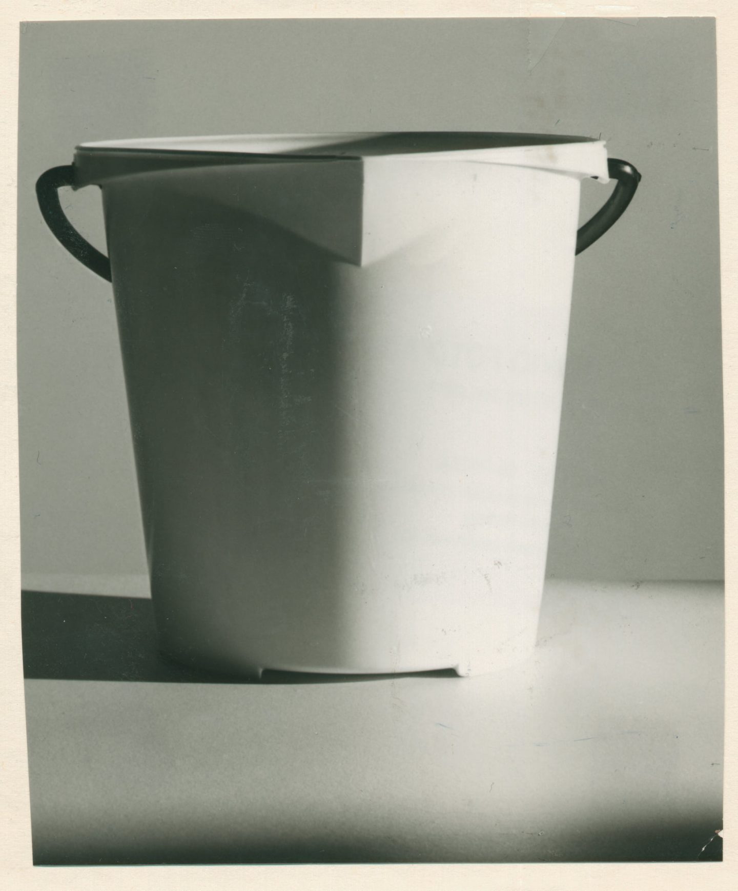 CONICAL BUCKET